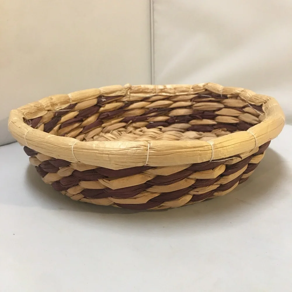 Woven Basket Home Decor 9in Tan Burgundy Corn Husk Round Bowl Rustic Farmhouse